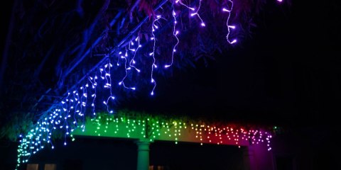 Inteligentne lampki sople Icicle 190 RGB LED, 5x0,5 m, IP44, przezroczysty przewód Inteligentne lampki sople Icicle 190 RGB LED, 5x0,5 m, IP44, przezroczysty przewód