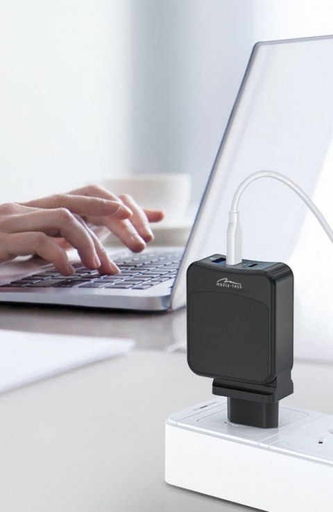 Zasilacz uniwersalny 65W 2x USB-C PD 1x USB 3.0 QC Zasilacz uniwersalny 65W 2x USB-C PD 1x USB 3.0 QC