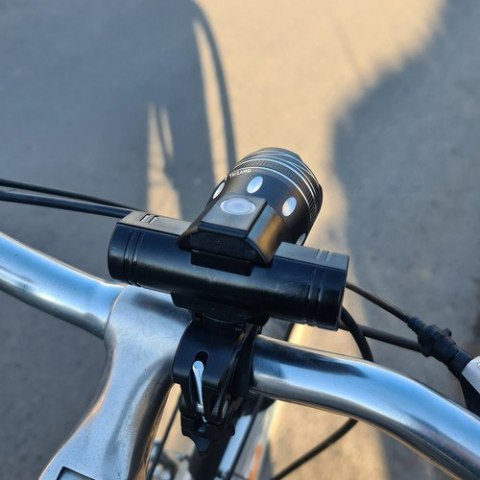 Lampka rowerowa T6 USB + tylne światło 23681 Trizand Lampka rowerowa T6 USB + tylne światło 23681 Trizand