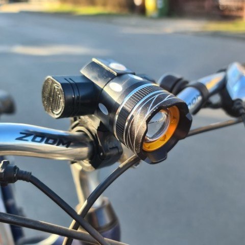 Lampka rowerowa T6 USB + tylne światło 23681 Trizand Lampka rowerowa T6 USB + tylne światło 23681 Trizand