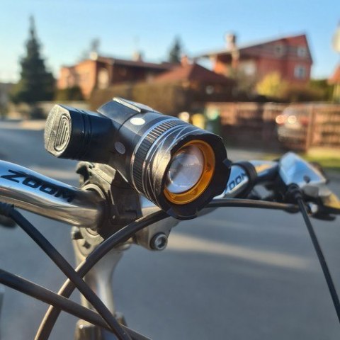 Lampka rowerowa T6 USB + tylne światło 23681 Trizand Lampka rowerowa T6 USB + tylne światło 23681 Trizand