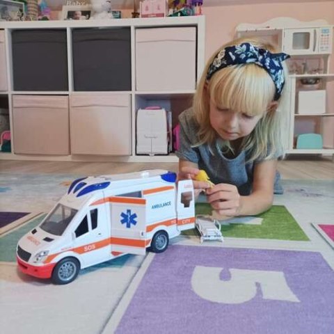 Karetka pogotowia- ambulans 22731 Kruzzel Karetka pogotowia- ambulans 22731 Kruzzel