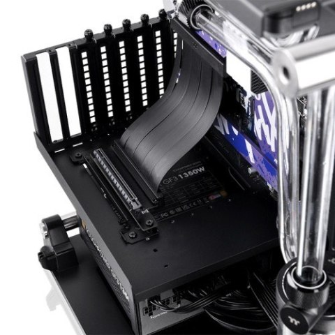 Riser taśma - TT Premium PCI-E 4.0 x16 Extender - 130mm 90° Riser taśma - TT Premium PCI-E 4.0 x16 Extender - 130mm 90°