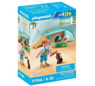 Zestaw z figurkami My Life 71746 Chłopiec ze świnką morską