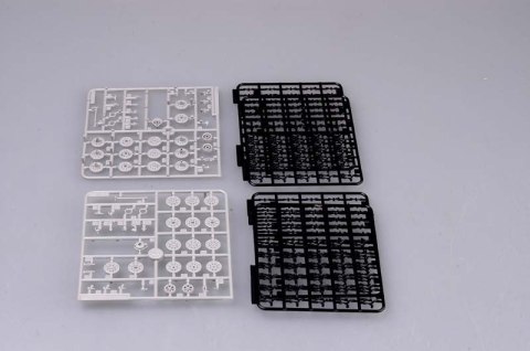 Model plastikowy niemiecki Sd.Kfz.9 Schwere Zugkraftwagen 18t Typ F3 Model plastikowy niemiecki Sd.Kfz.9 Schwere Zugkraftwagen 18t Typ F3